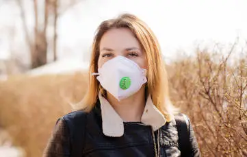 Masks with valves are being banned: why?