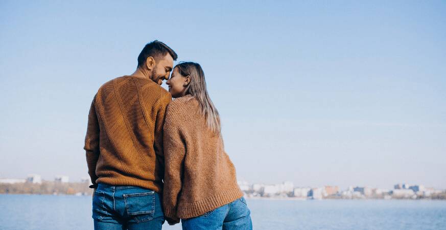 person preparing for a genital herpes outbreak with treatment and advice