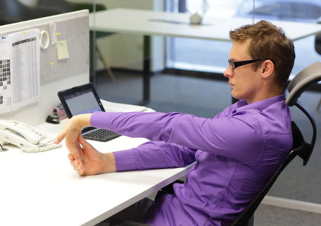 Office workouts: desk exercises you can do at work
